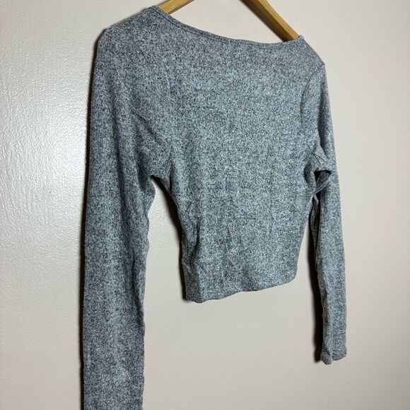 CLEARANCE! Gray Boutique Wrap Crop Sweater Size M NWT - Picture 4 of 5